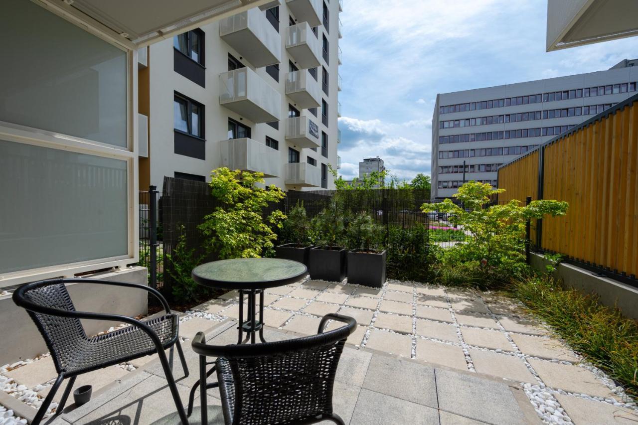 Miedziana 6 & 18 Apartment With Free Garage Wroclaw By Renters Ngoại thất bức ảnh