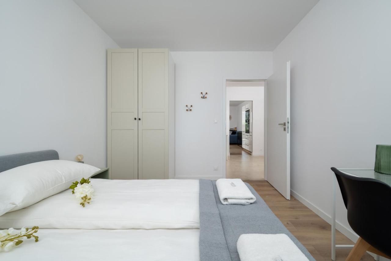 Miedziana 6 & 18 Apartment With Free Garage Wroclaw By Renters Ngoại thất bức ảnh