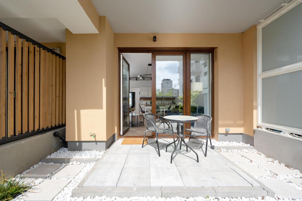 Miedziana 6 & 18 Apartment With Free Garage Wroclaw By Renters Ngoại thất bức ảnh