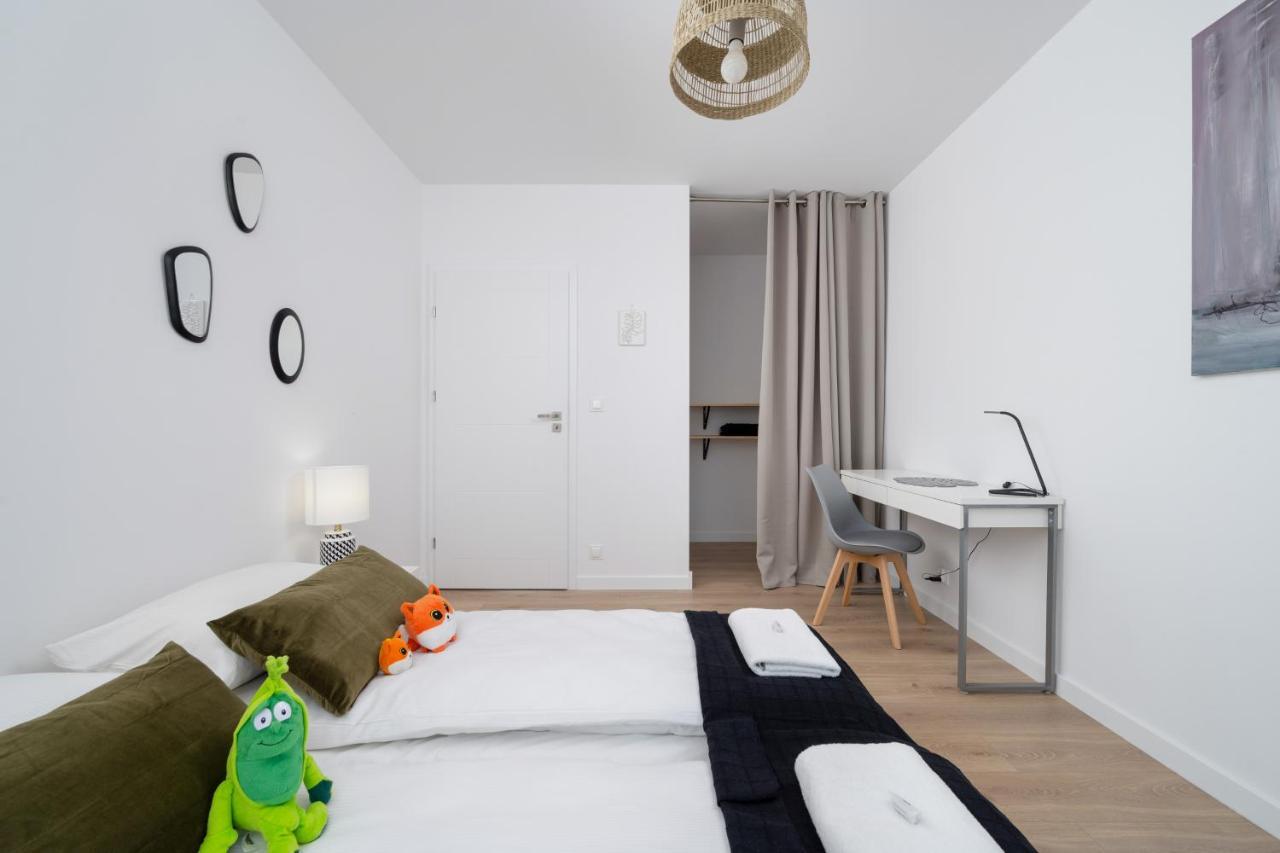 Miedziana 6 & 18 Apartment With Free Garage Wroclaw By Renters Ngoại thất bức ảnh