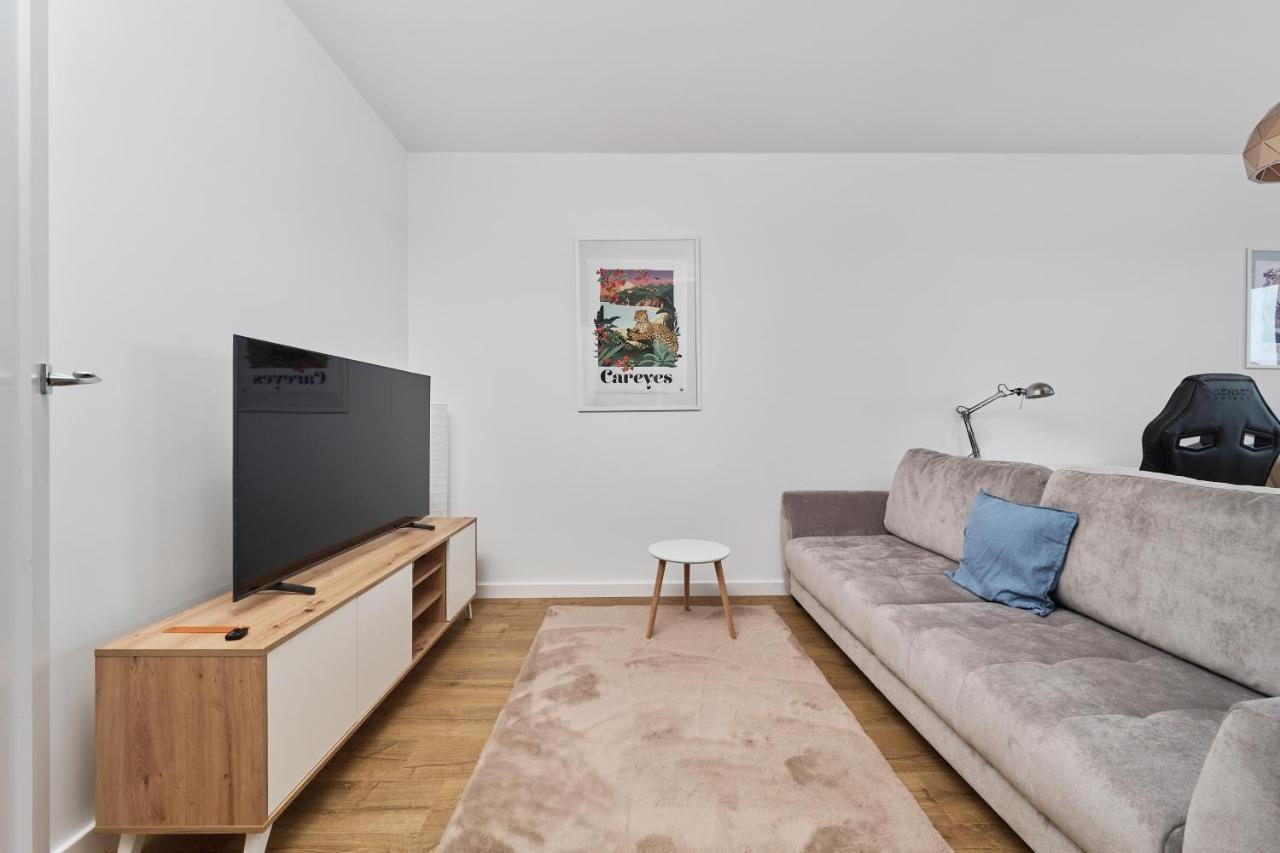 Miedziana 6 & 18 Apartment With Free Garage Wroclaw By Renters Ngoại thất bức ảnh